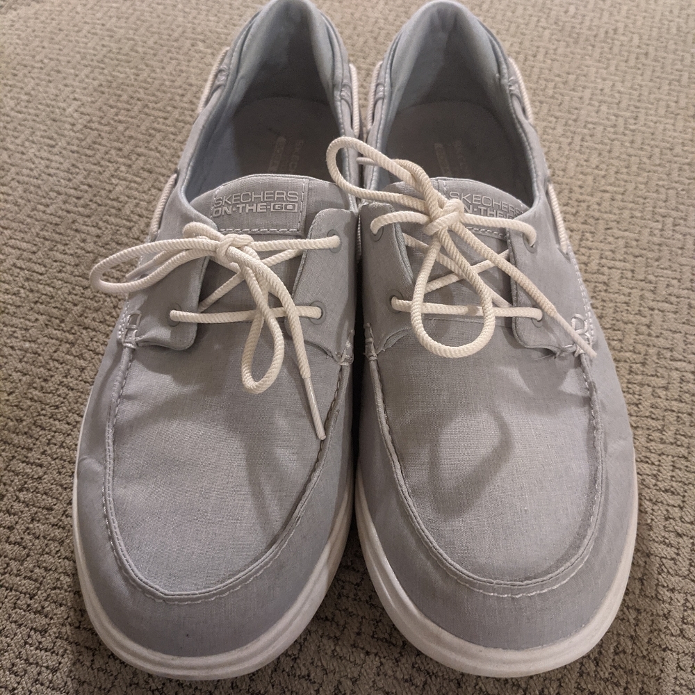 Skechers on the go size 9.5
